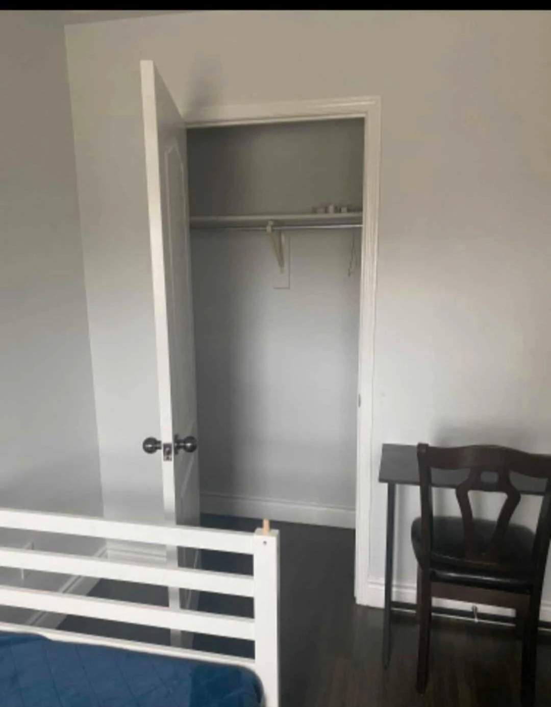 One Furnished Room for Rent in Brampton - photo 4