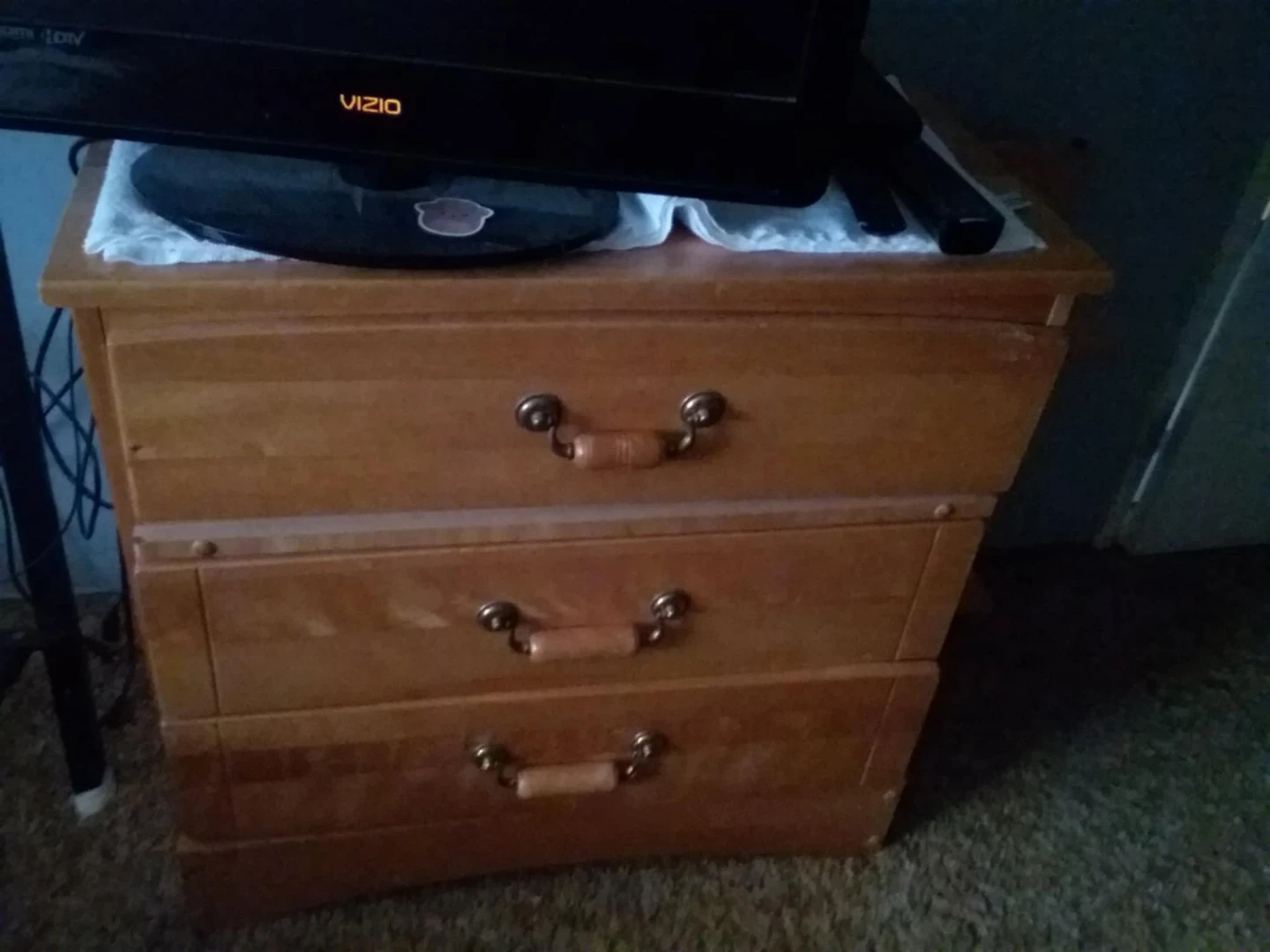 3-Drawer Wooden dresser - photo 2