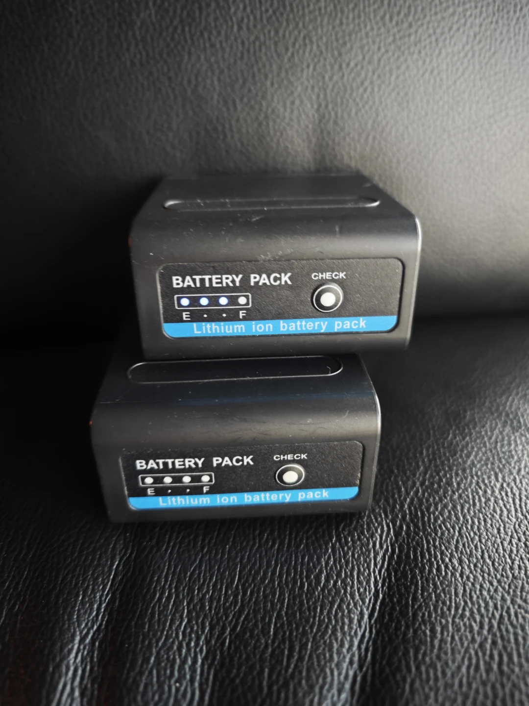 Neewer LED Video Light Panel with 2 x batteries and charger - photo 3