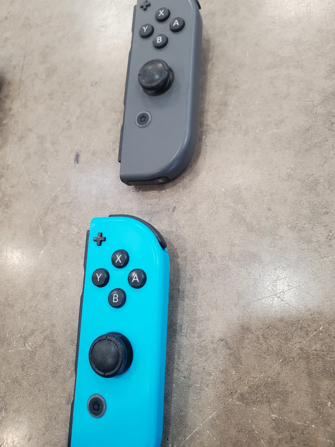 Nintendo Switch Joy-Con Controllers - 2 Grey, 1 Red, 1 Blue - photo 3