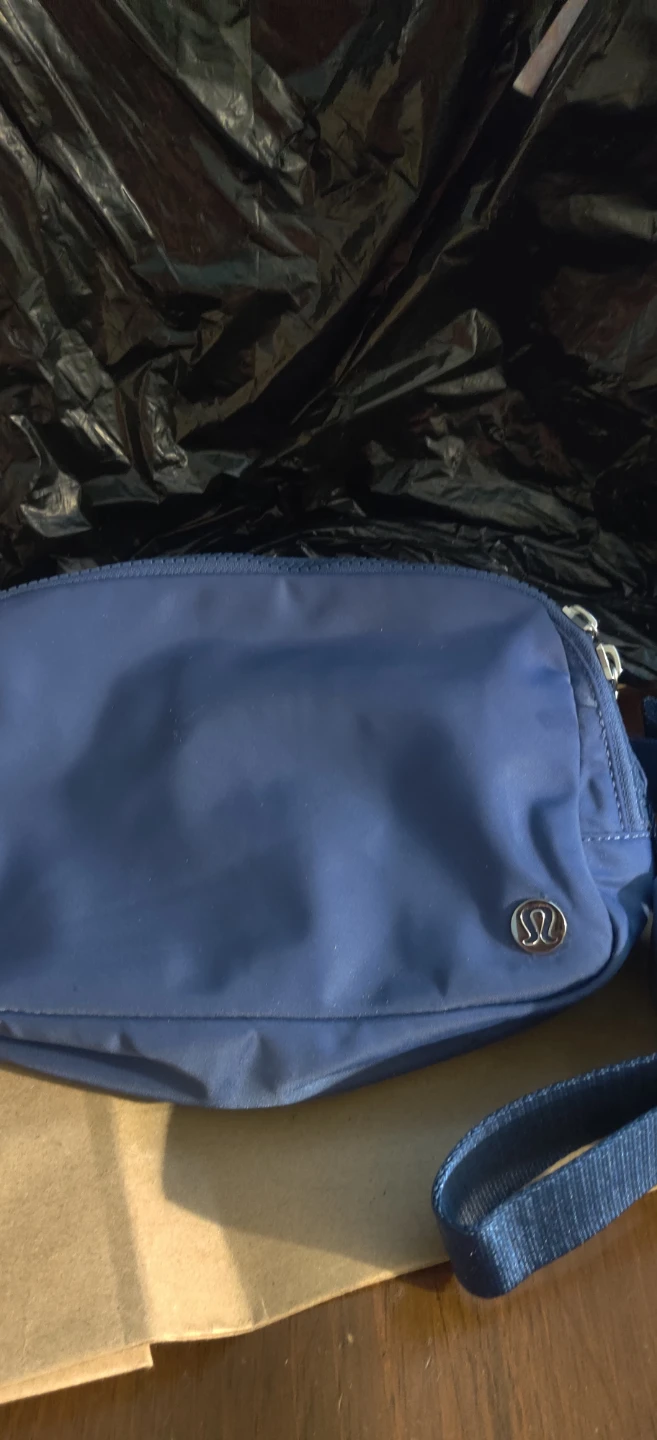 Lululemon Everywhere Belt Bag - Blue