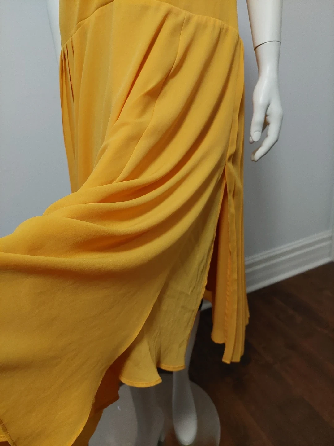 Topshop Marigold V-Neck Pleated Midi Dress - photo 3