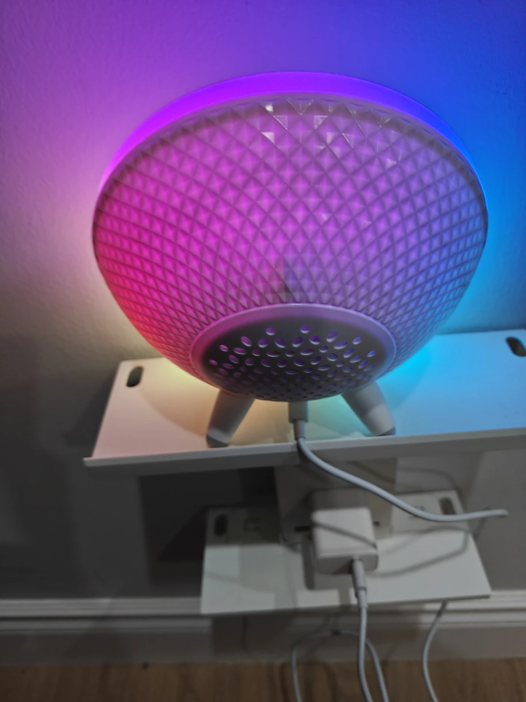 Wireless Charging Speaker with LED Lamp - photo 3