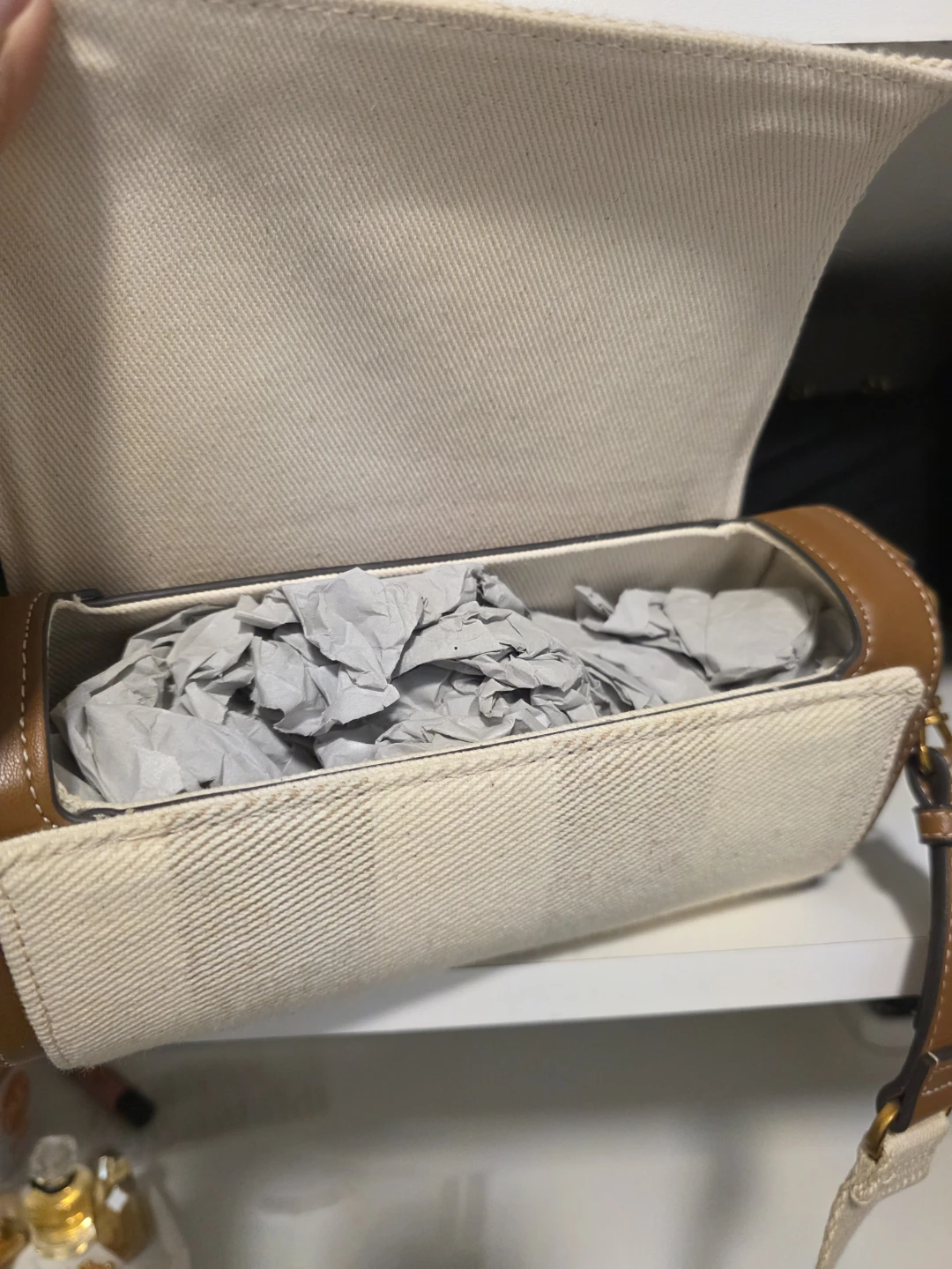Zara White and Tan Striped Canvas Shoulder Bag - photo 5