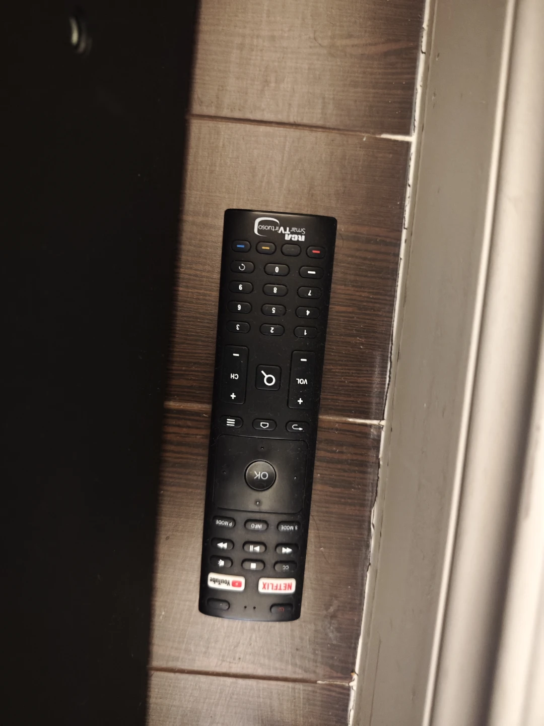Like New RCA Smart TV Virtuoso 50" Quantum Dot UHD TV (RTAQ5033) - photo 4