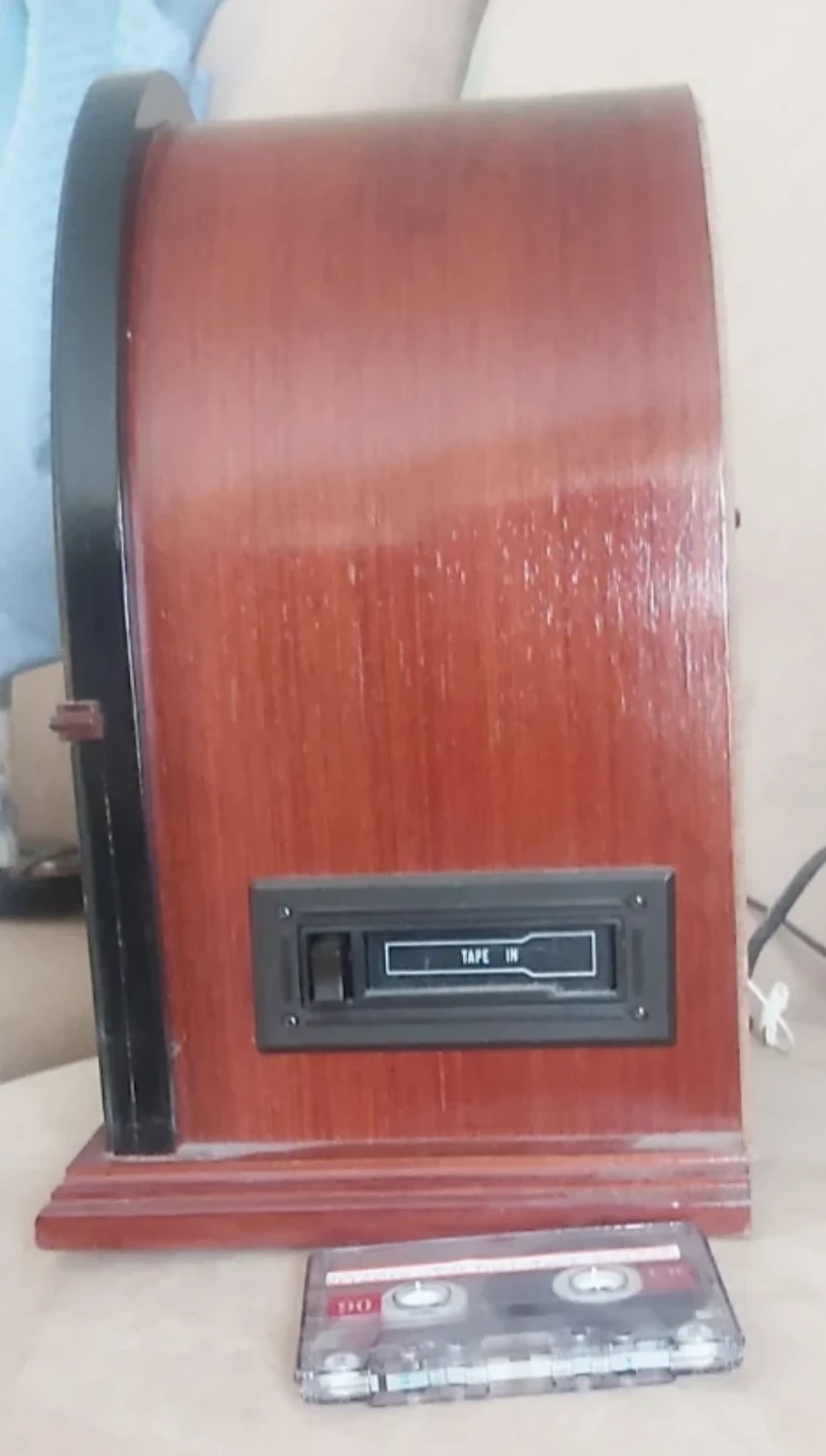 Classic Retro AM/FM Radio with Cassette Player - photo 2