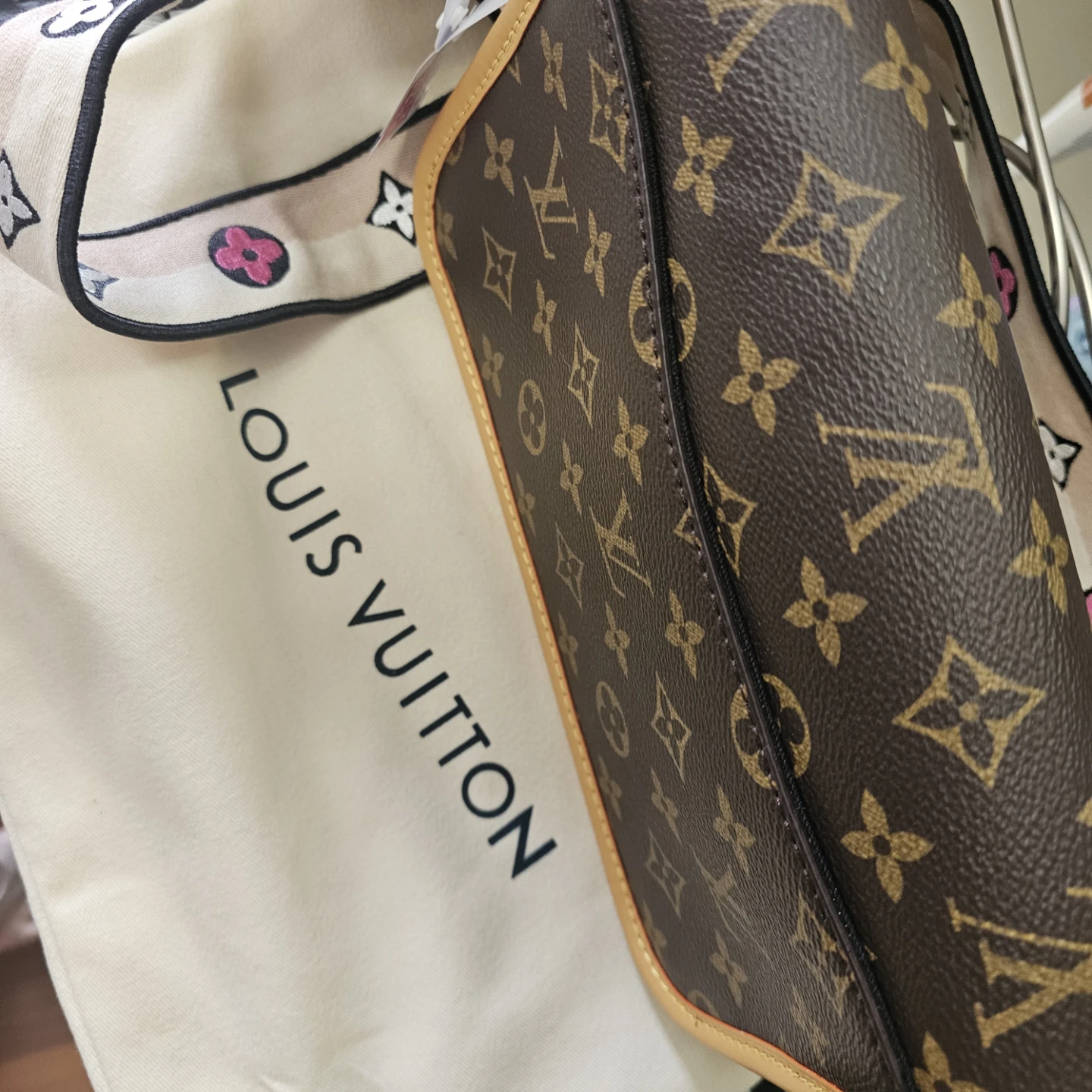 Louis Vuitton Monogram Canvas Shoulder Bag - photo 2