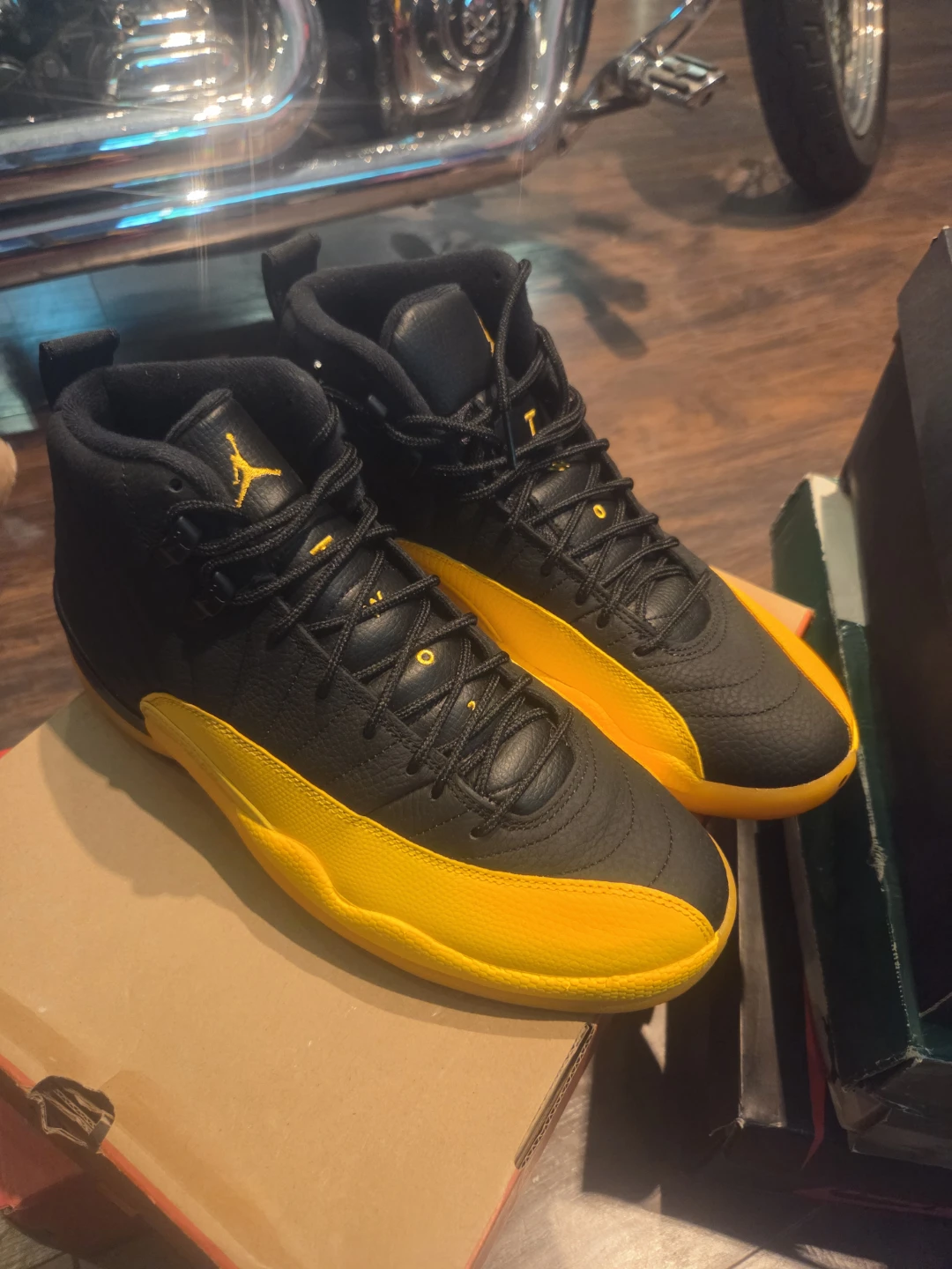 Air Jordan 12 "Taxi"