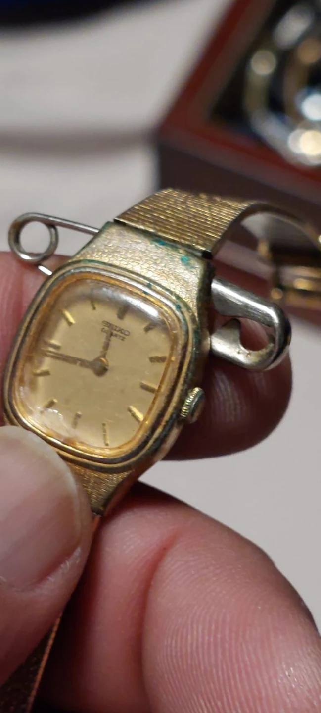 Seiko Quartz Women's Watch - Gold Tone