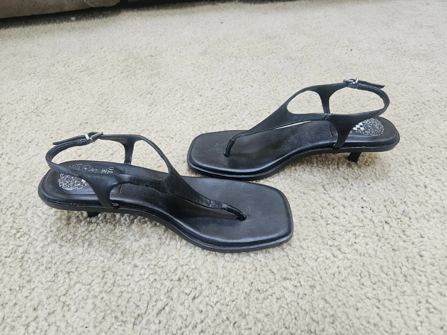 Vince Camuto Black Thong Heeled Sandals - photo 2