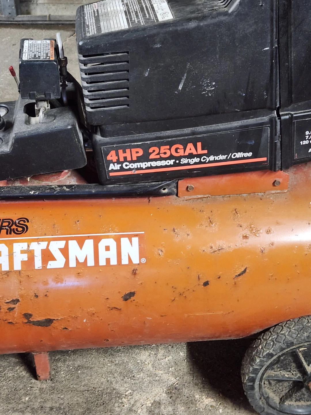 Craftsman 4HP 25 Gal Air Compressor - photo 2