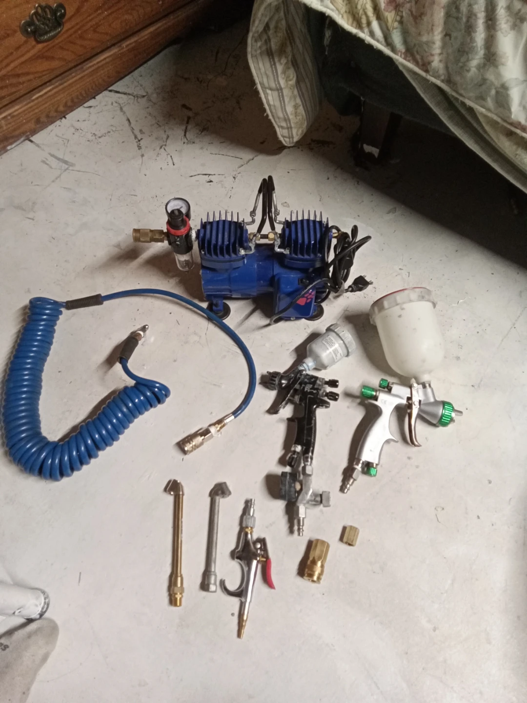 Airbrush Compressor Kit with Spray Guns and Accessories
