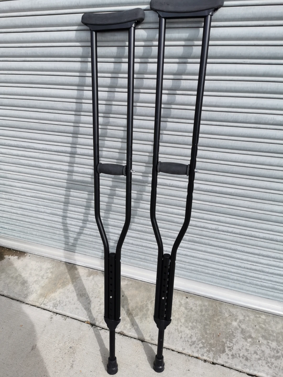 Black Crutches (Pair)