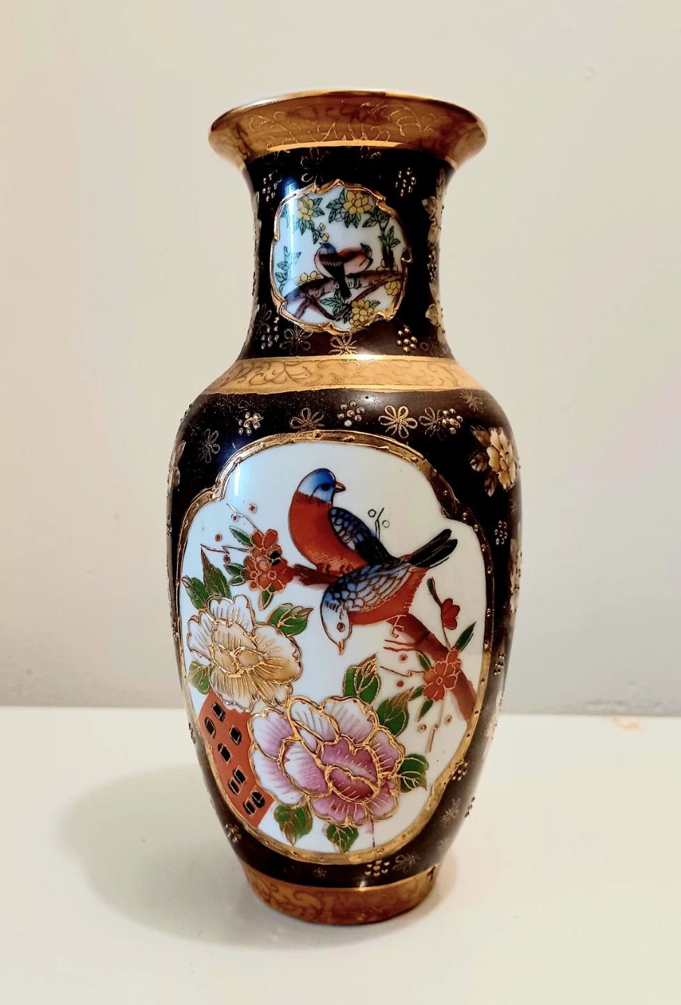 Vtg.Hand Painted Royal Satsuma Vase