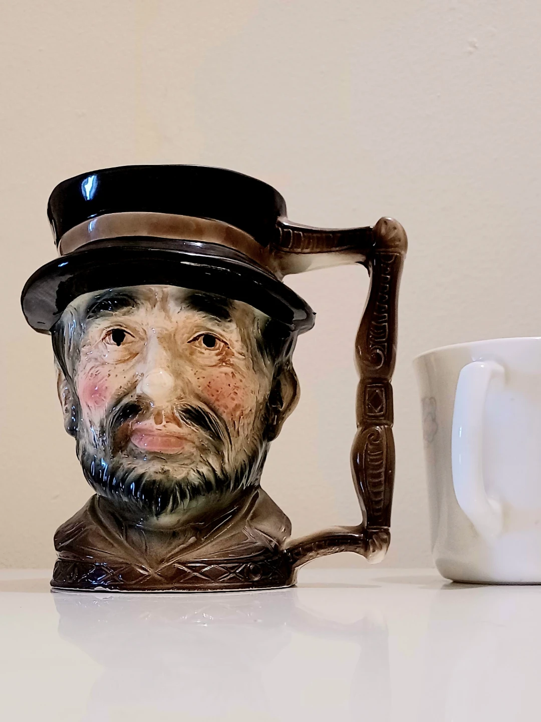 Vtg Hand Painted Toby Style Jug - photo 5