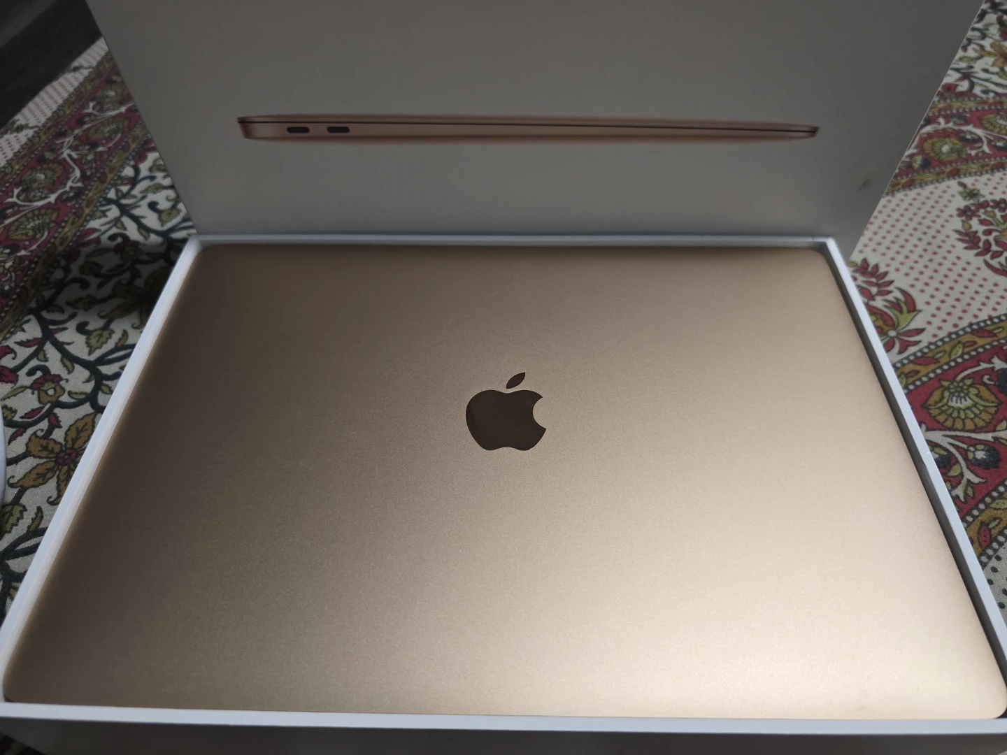 Apple MacBook Air (Gold) - photo 2
