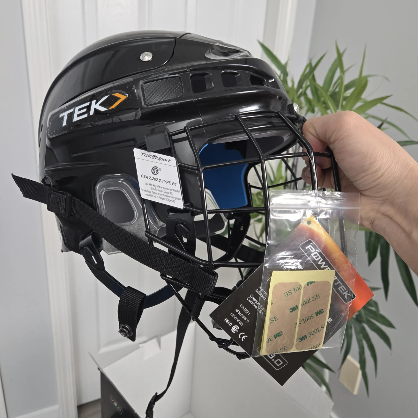 Adult skates helmet size XL