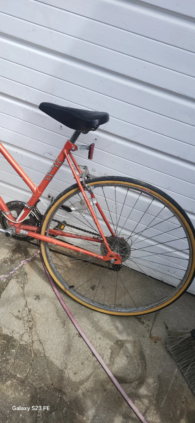 Supercycle Red Road good bike 27" wheels.price no negotiable - photo 3