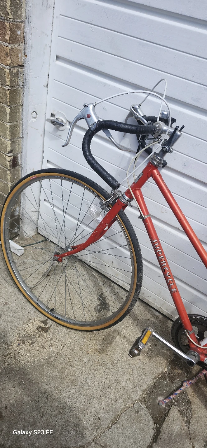 Supercycle Red Road good bike 27" wheels.price no negotiable - photo 4
