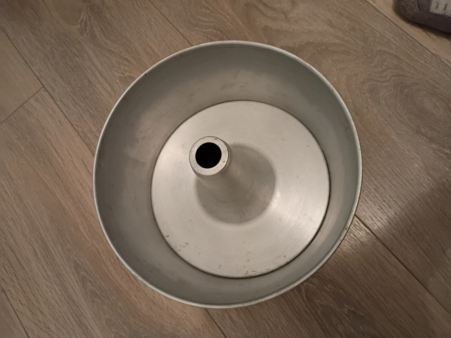 Angel Food Bundt Cake Pan 10" - photo 2