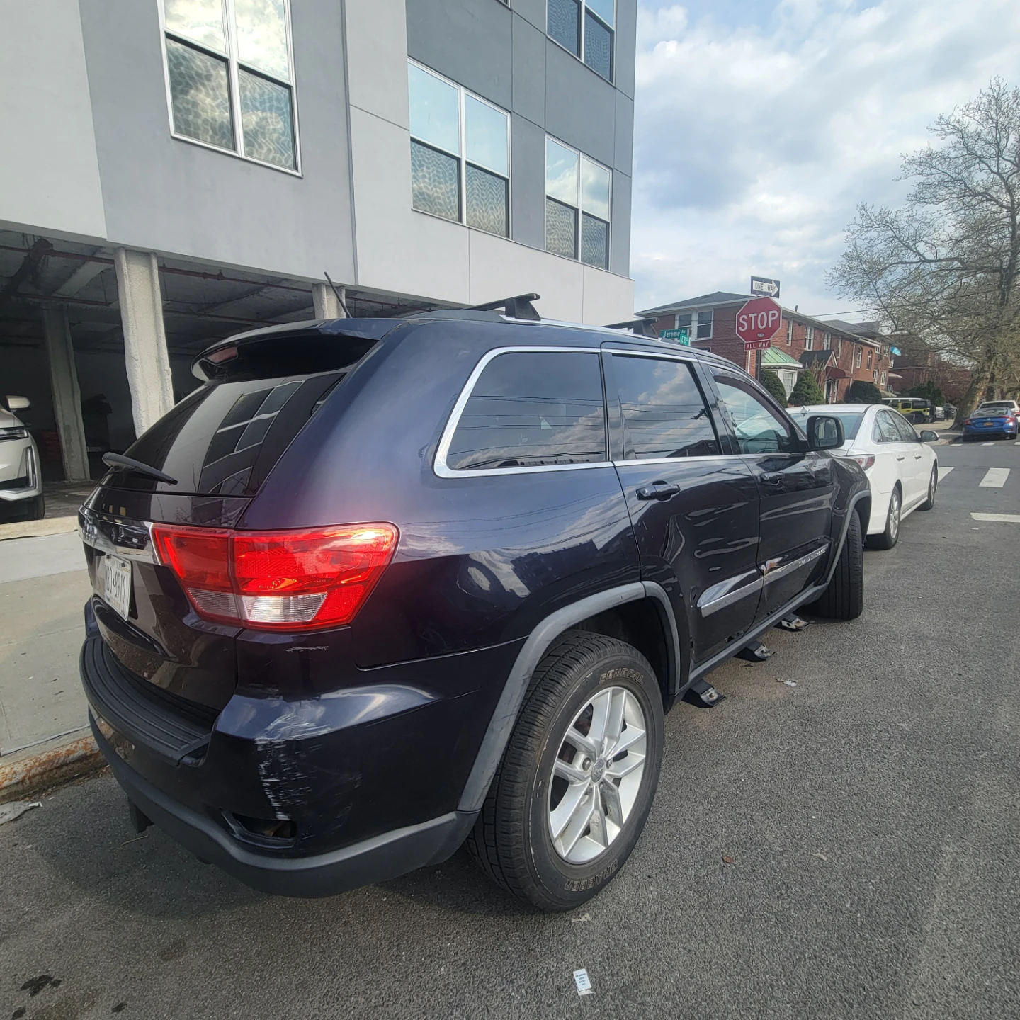 Jeep Grand Cherokee Laredo 4x4 Dark Blue SUV 2011 - photo 3