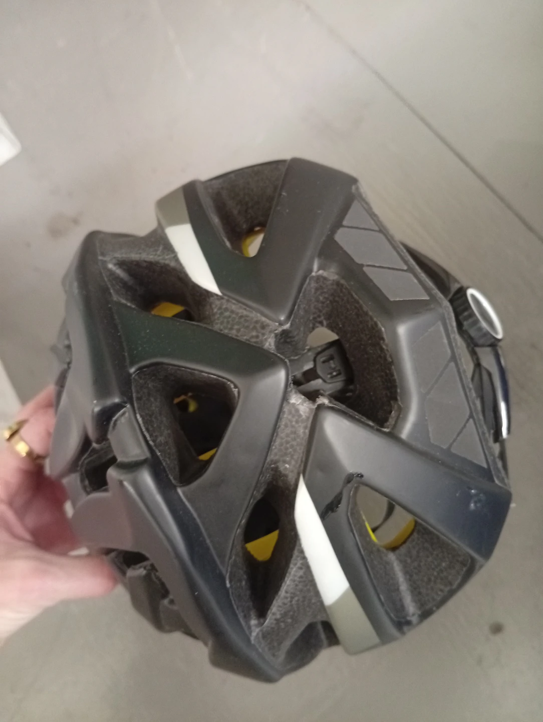 Bontrager Commuter Bike Helmet + Road Bike ClipIn Shoes - photo 3