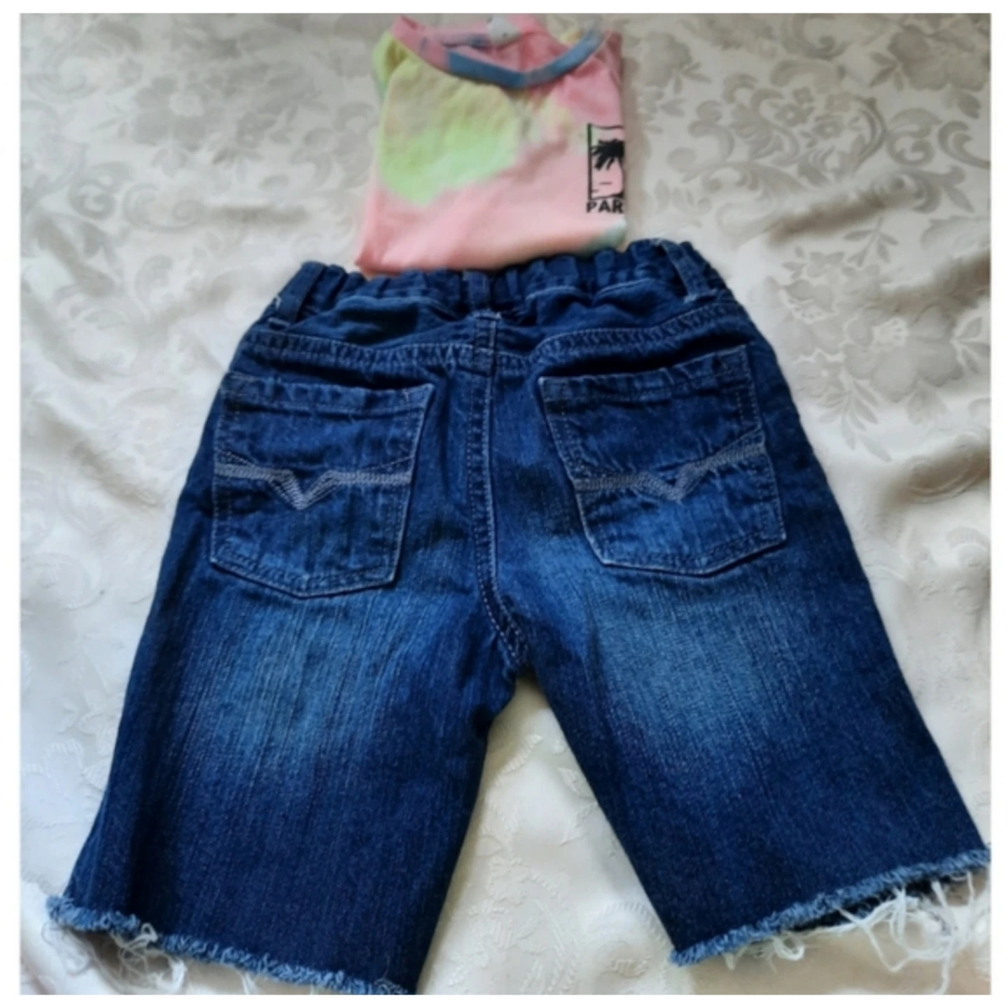 Guess Denim Shorts & Tie-Dye T-Shirt Set - photo 2