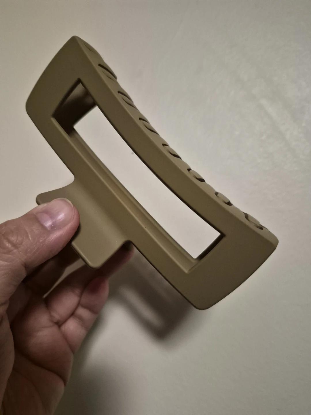 Large Matte Claw Clip - Tan