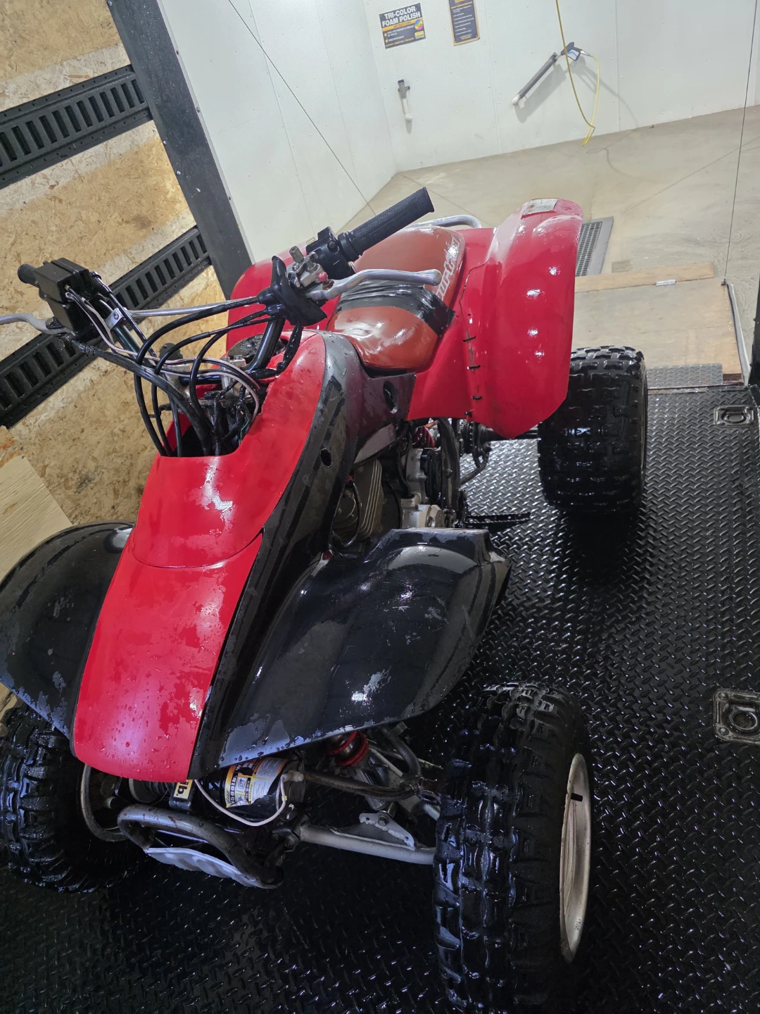 Red and Black ATV Honda 300TRX - photo 2