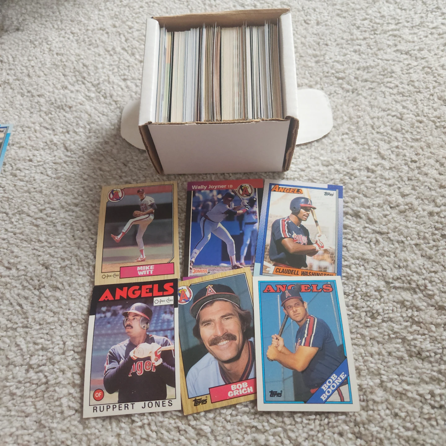 LA Angels, 100 Baseball Cards Team lot - photo 2