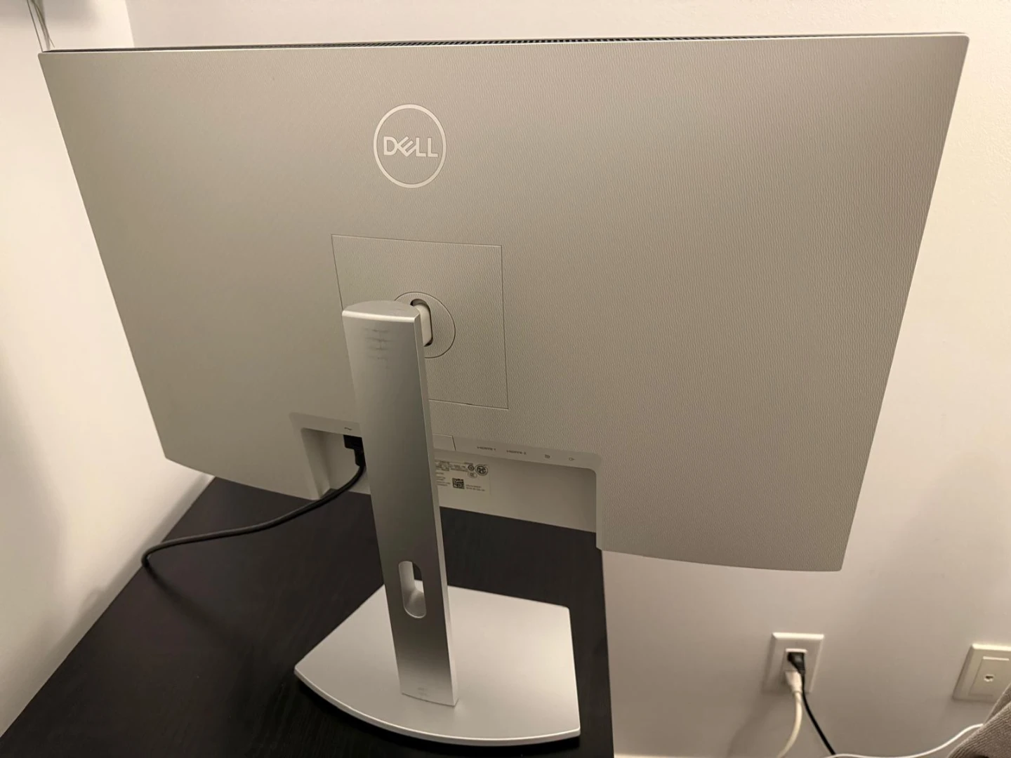 Dell 27 Inch UHD 4k Monitor |Height Adjustable|Tilt| Swivel - photo 3