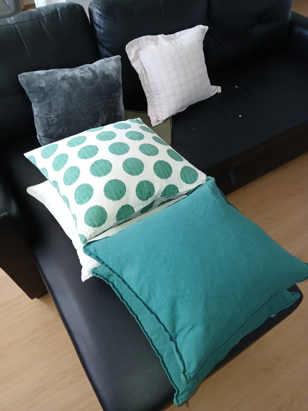 Set of Decorative Throw Pillows