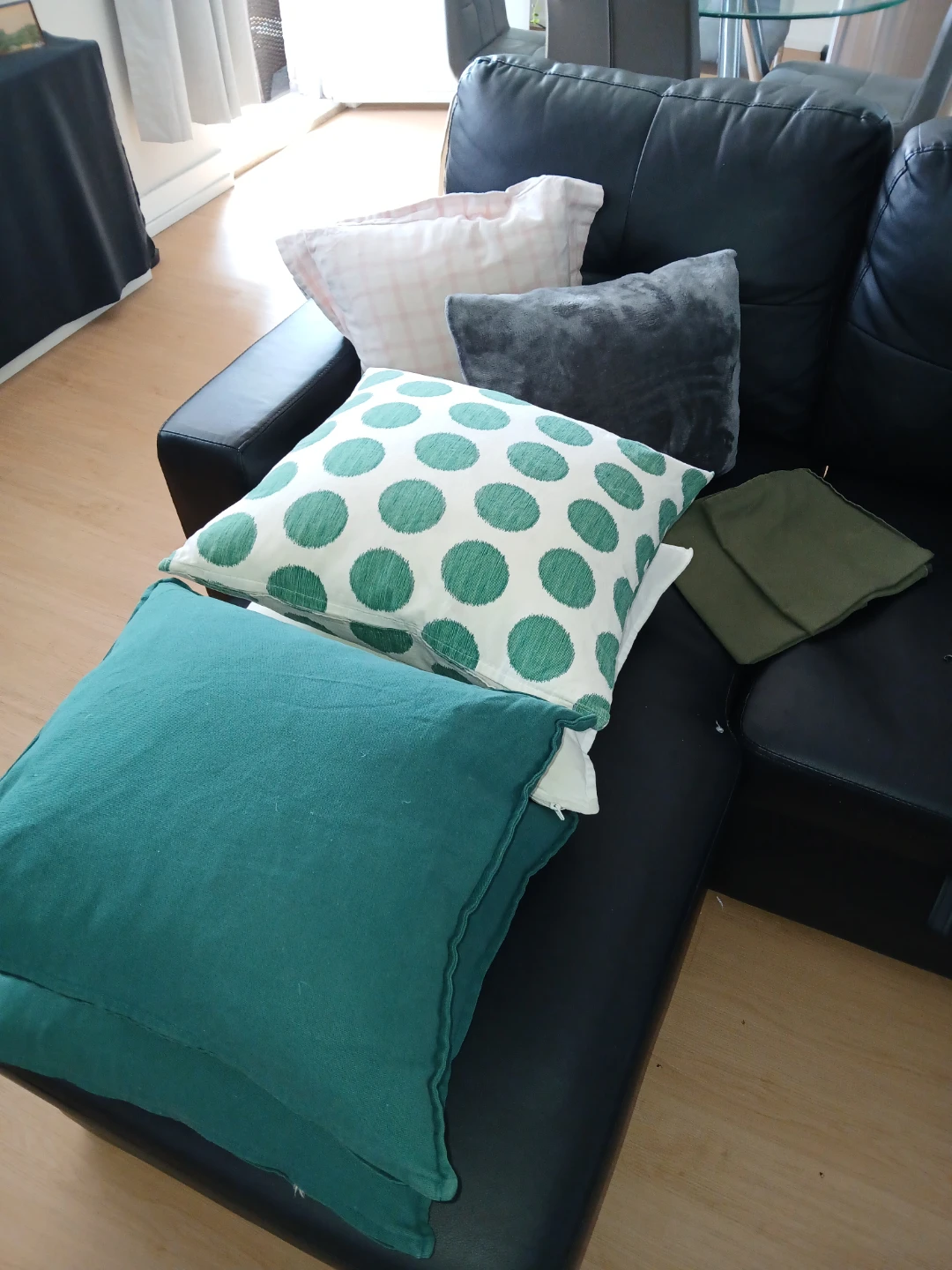 Set of Decorative Throw Pillows - photo 2