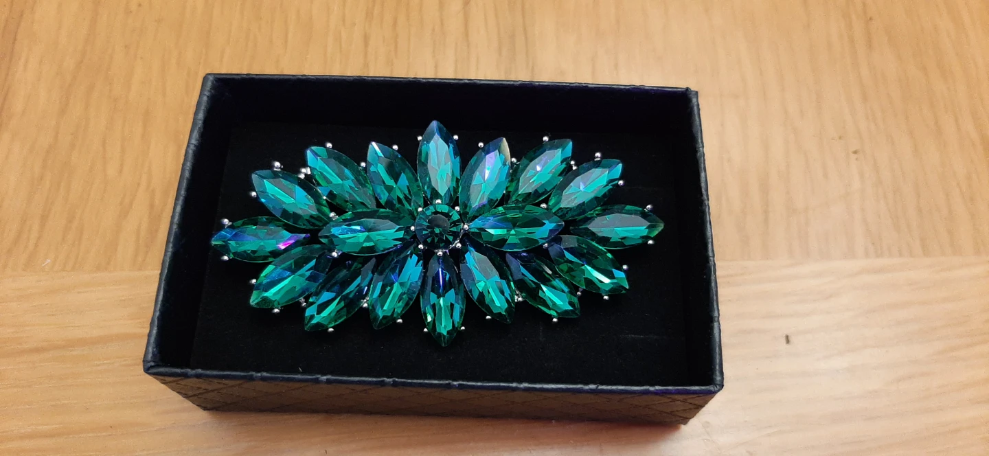 Emerald Green Rhinestone Brooch - photo 2