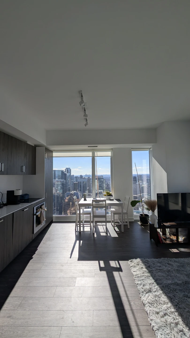 Master Bedroom for Rent – Downtown Toronto - photo 4