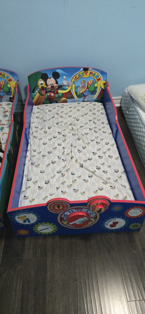 Toddler bed