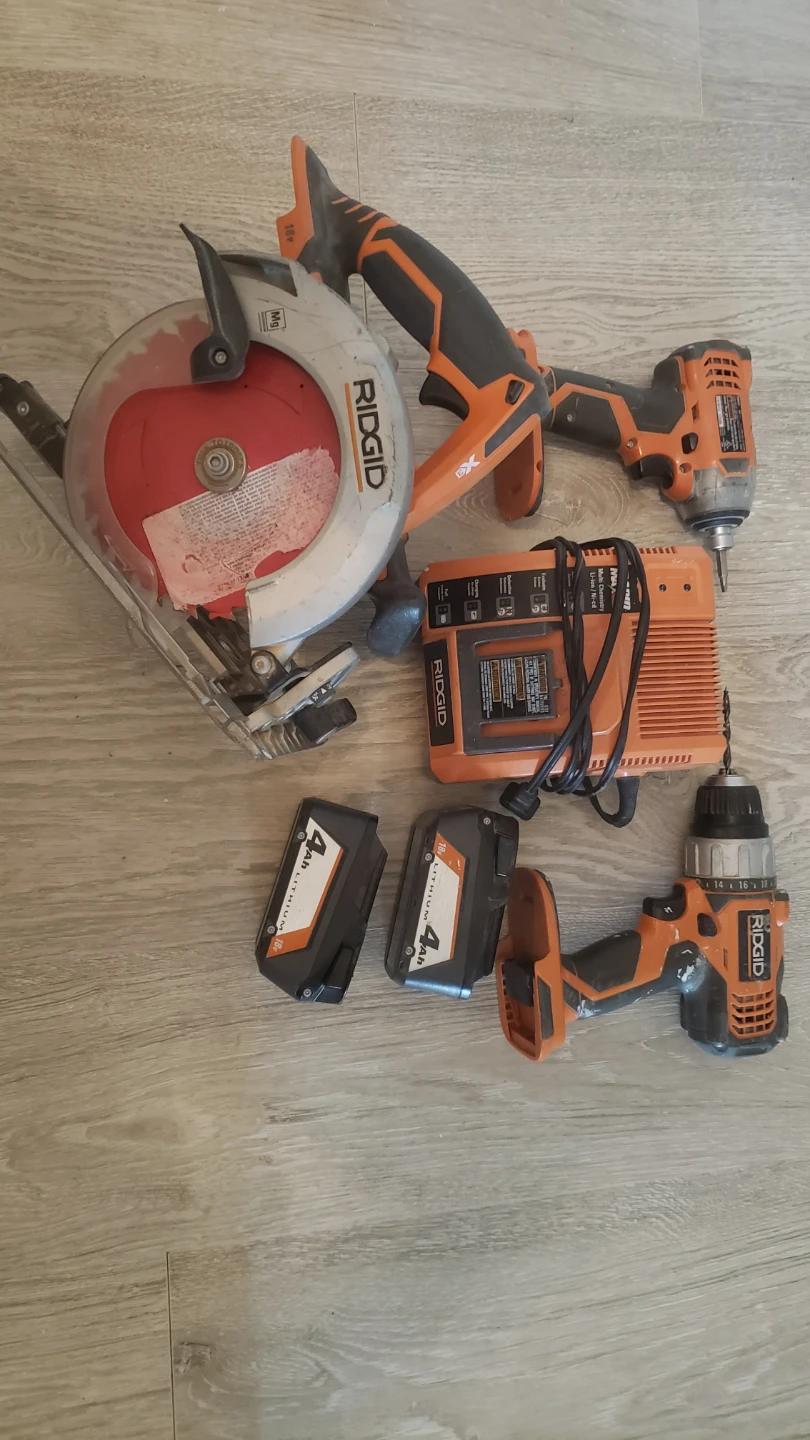 RIDGID 18V Cordless Power Tool Combo Kit