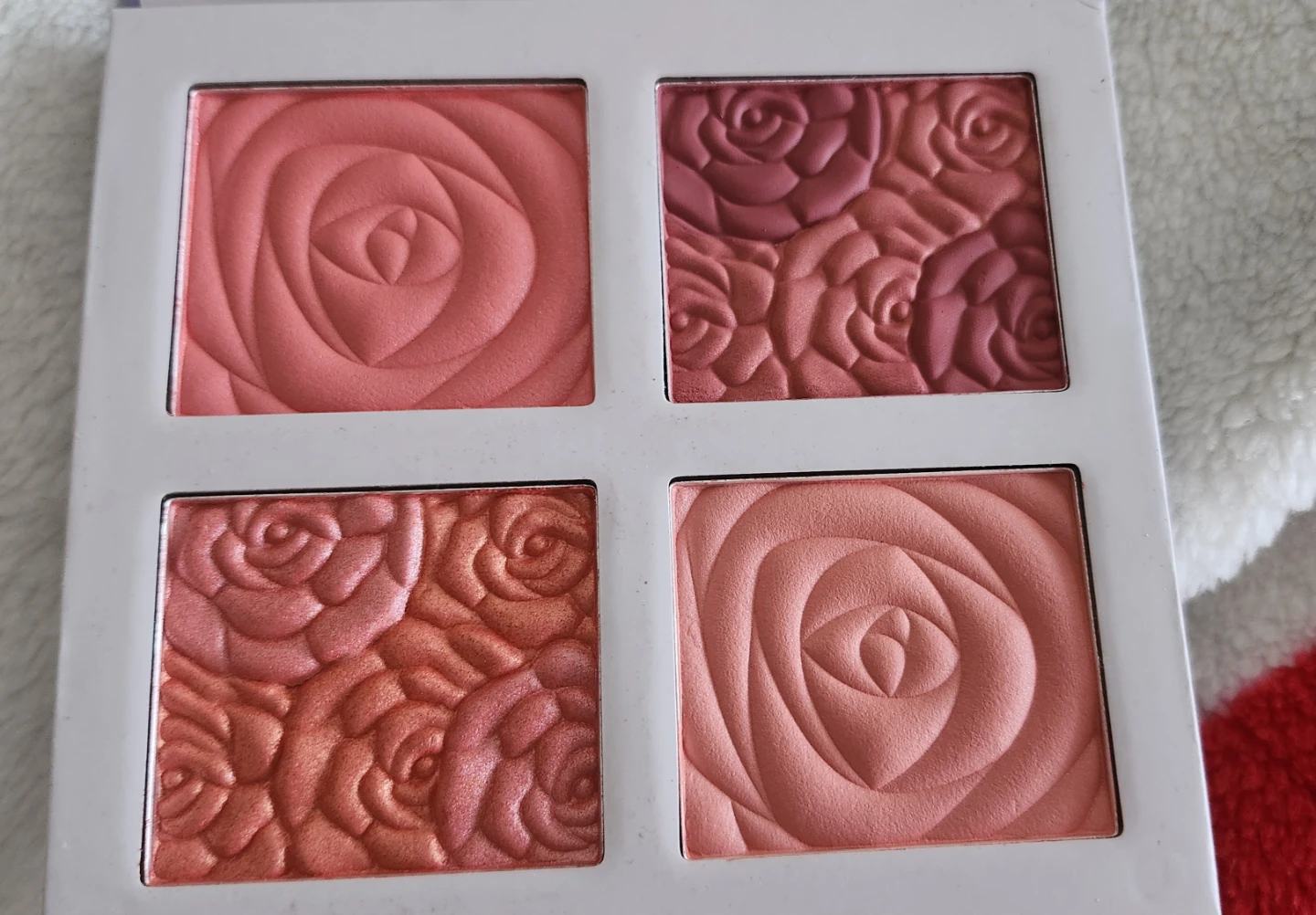 Eloise Secret Garden 3D Blush N Glow Palette - photo 2