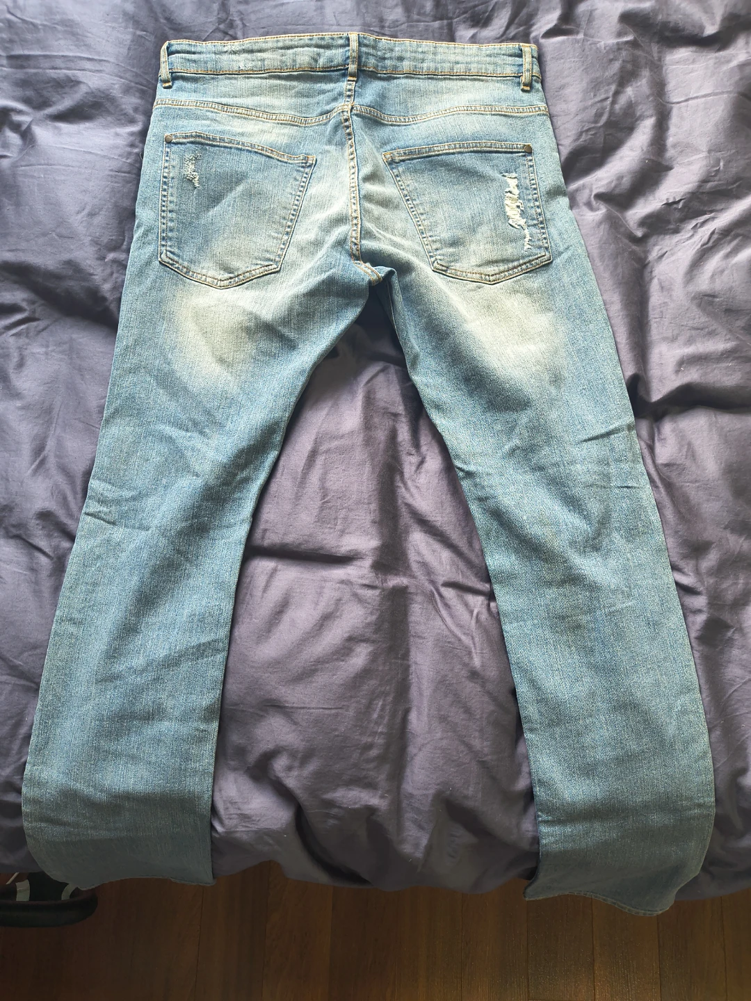 H&M Skinny Distressed Denim Jeans - photo 2