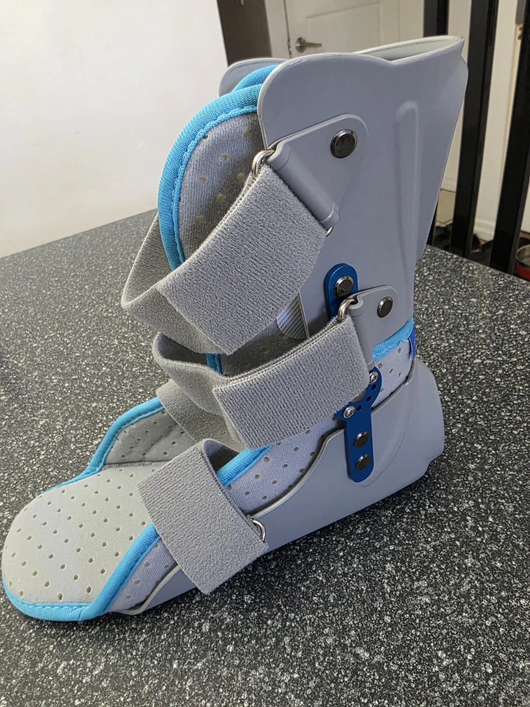 Orthopedic Walker Boot - Left Foot, Size M - photo 3