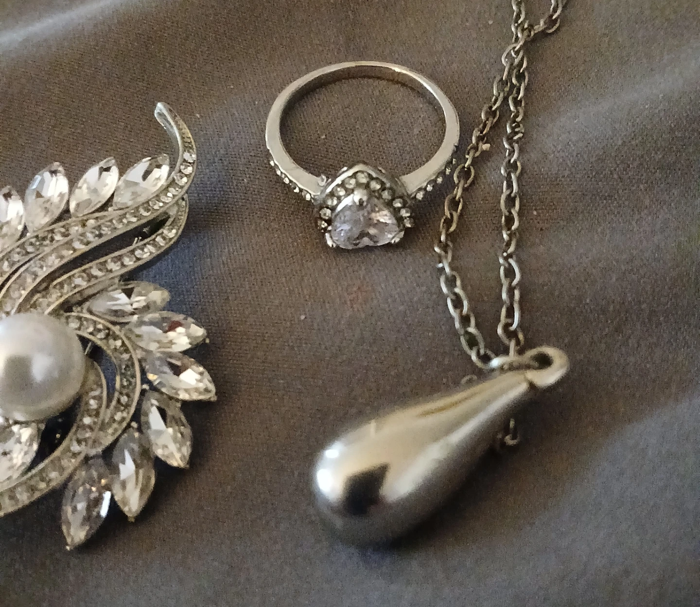 Brooch, Ring, and Pendant Set - photo 4