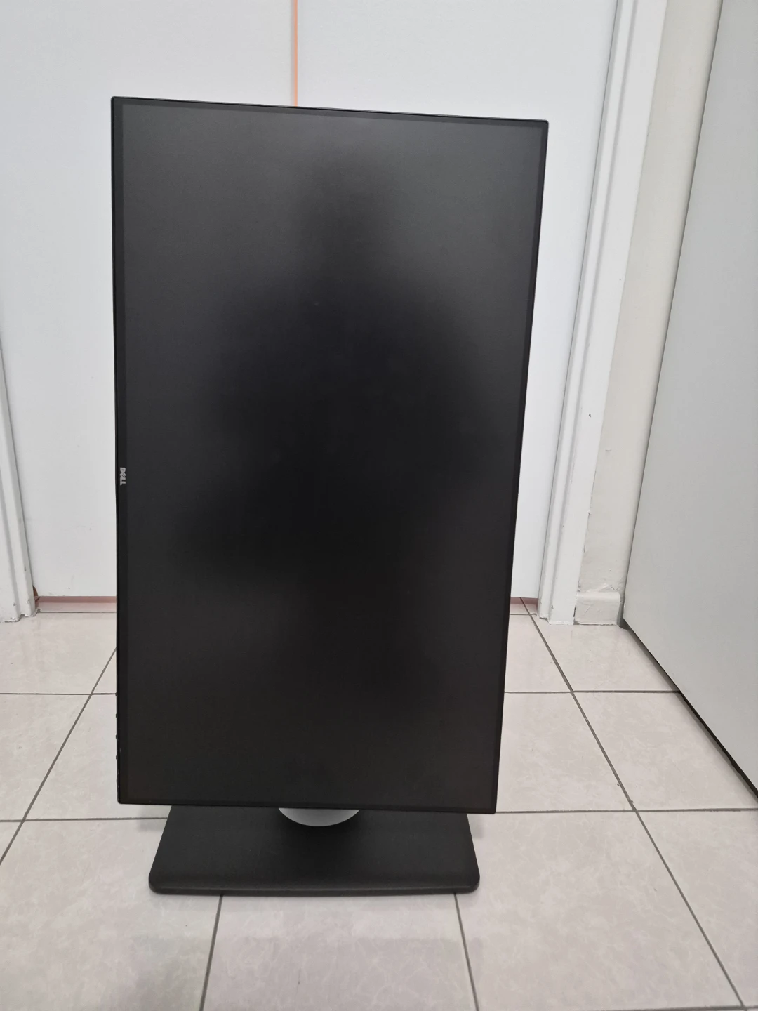 Dell Ultrasharp 24 inch Infinity Edge Monitor - photo 4