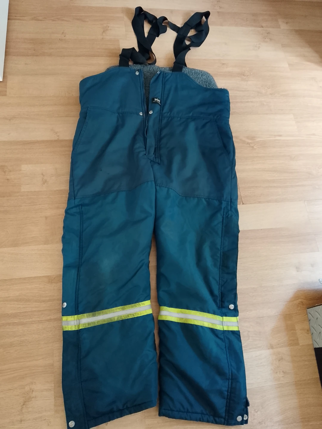 Helly Hansen Insulated Bib Overalls and Parka - photo 2