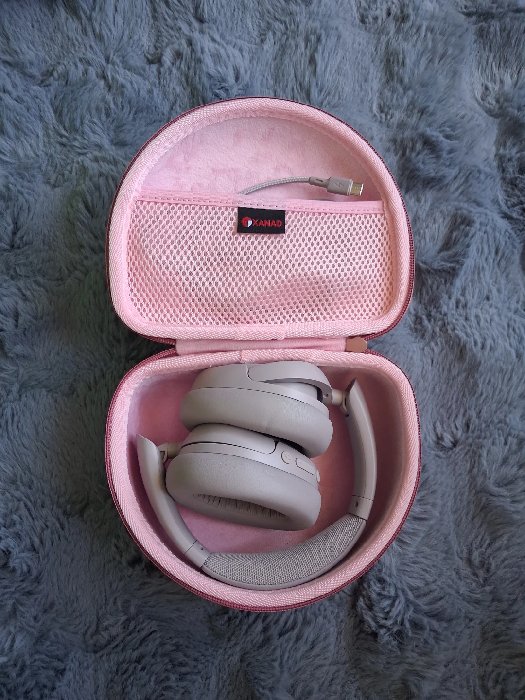 Pink Hard Shell Headphone Carrying Case - photo 2