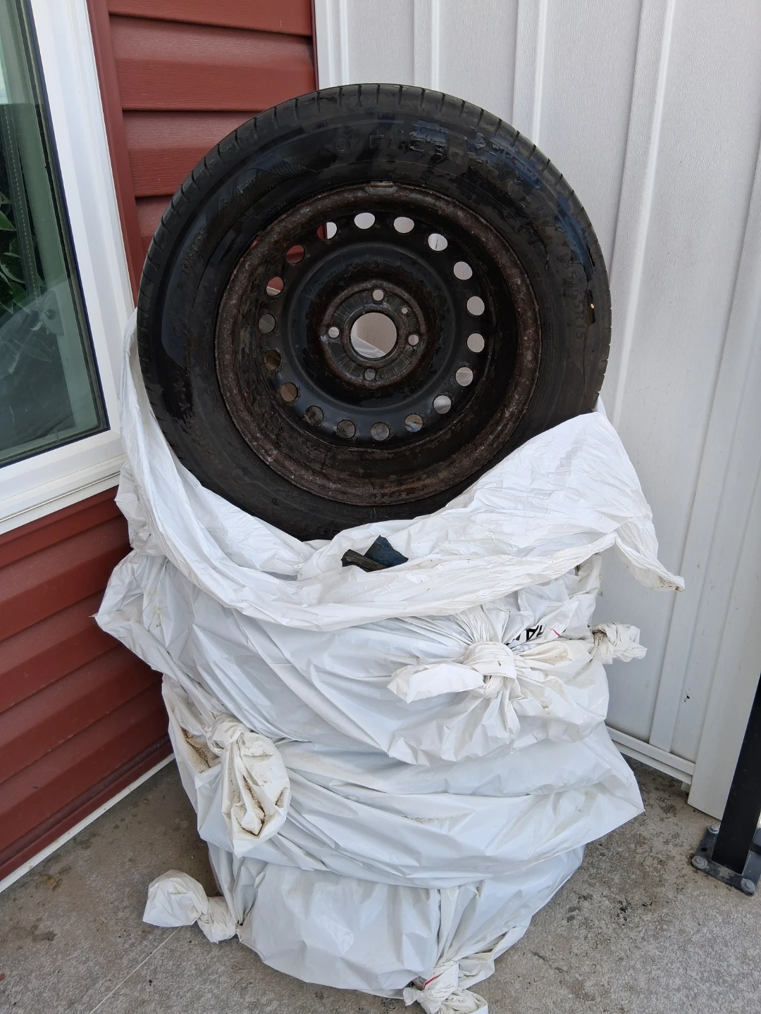 Like new All season Tires with Rim 185/65R15 92H