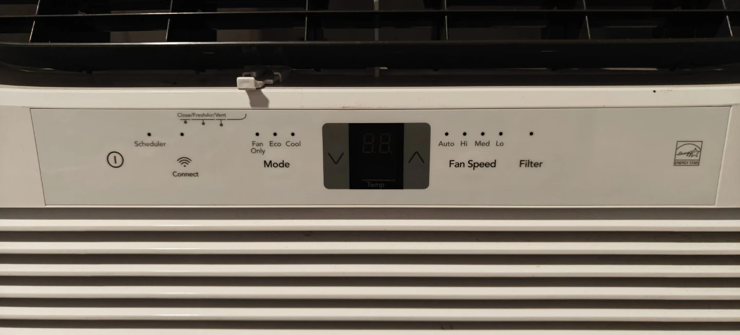 Frigidaire Window Air Conditioner - photo 2
