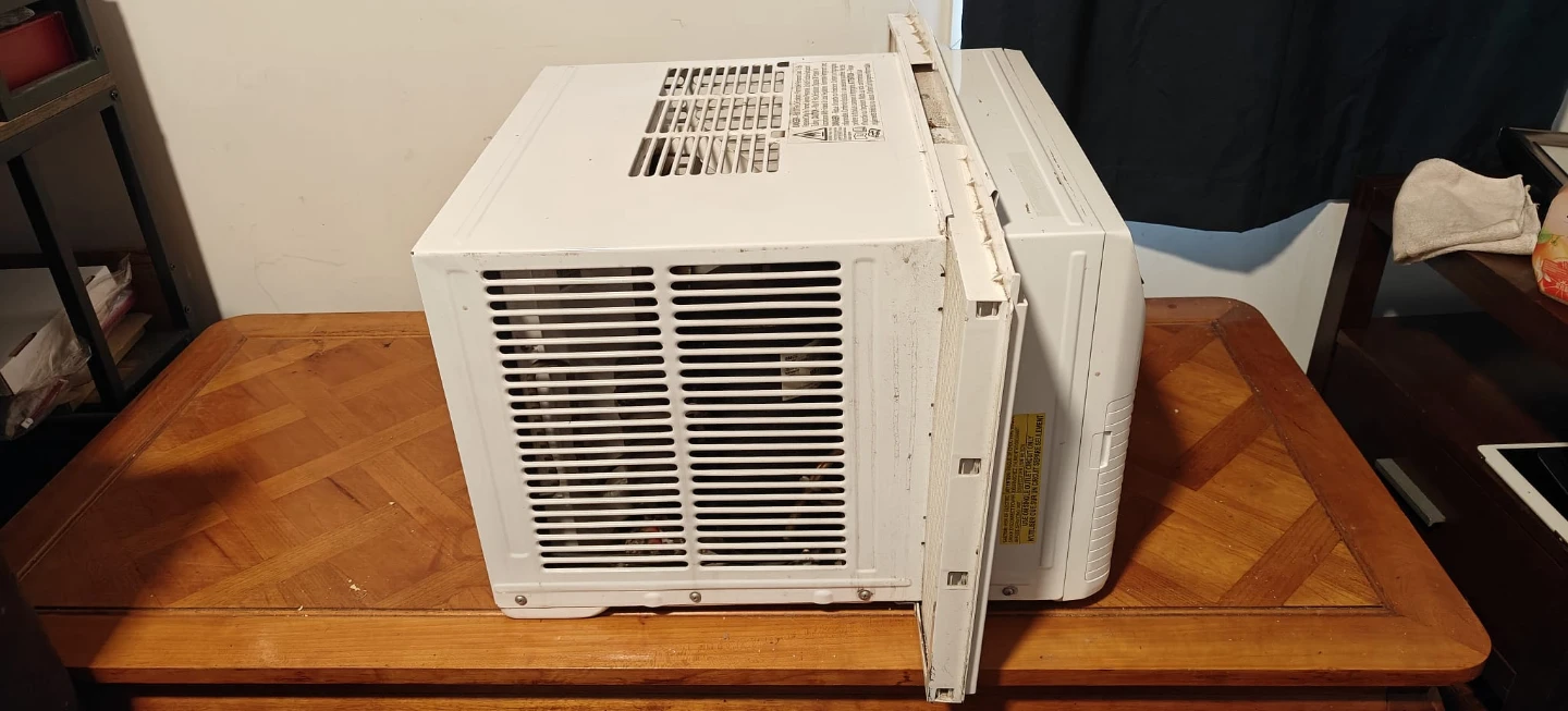 Frigidaire Window Air Conditioner - photo 4