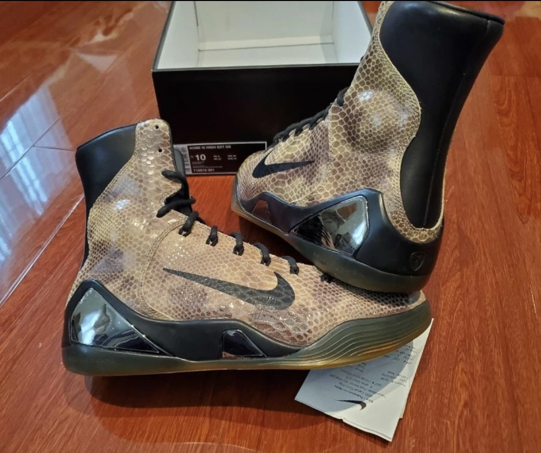 DS Kobe 9 high ext QS snakeskin sz 10