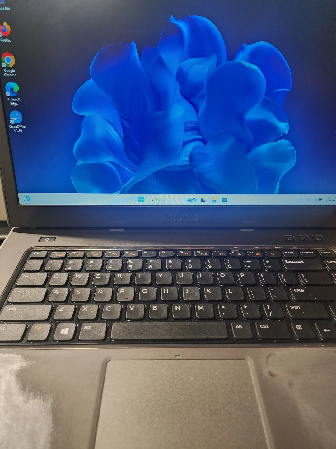 Dell Vostro 3560 Laptop - photo 2