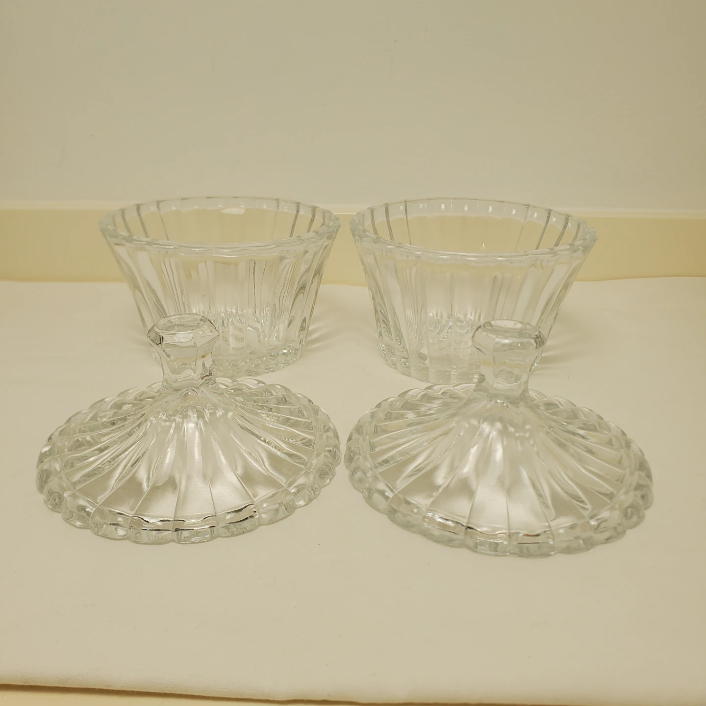 Set of 2 Clear Glass Candy Dishes with Lids - photo 3